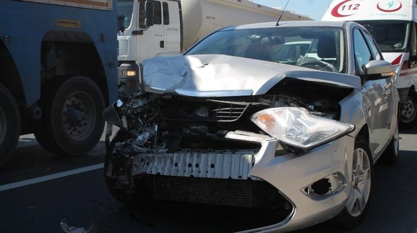 Tem Otoyolunda Kaza: 6 Yaralı