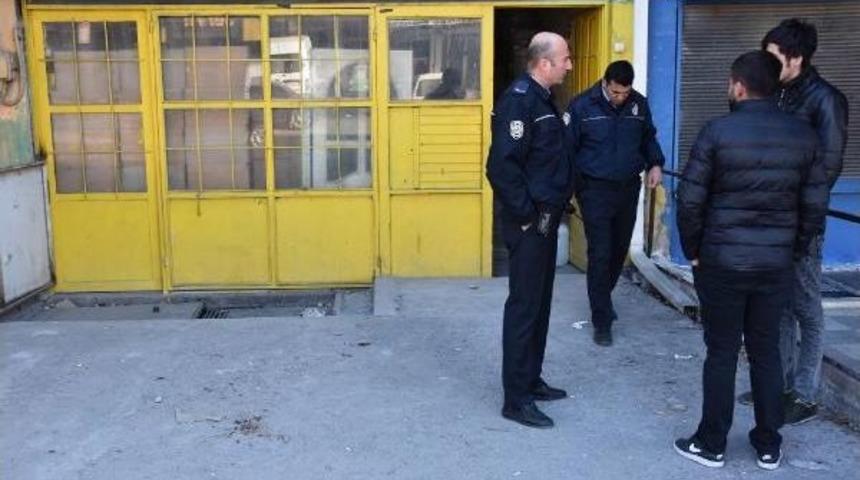 Testereyle Kestiği Ellerini Bulmak I&ccedil;in Polis Seferber Oldu