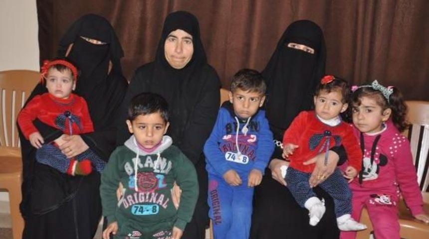 Suriye'deki Savaş Anne, Kızı Ve Gelinini Dul Bıraktı