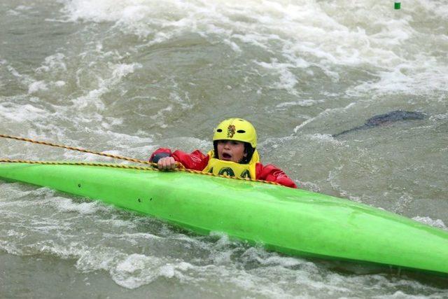 Akarsu Slalom Türkiye Kupası 1. Etap Kano Yarışları Başladı