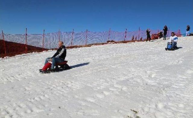 Uludağ’A Önce Suni Kar Düştü