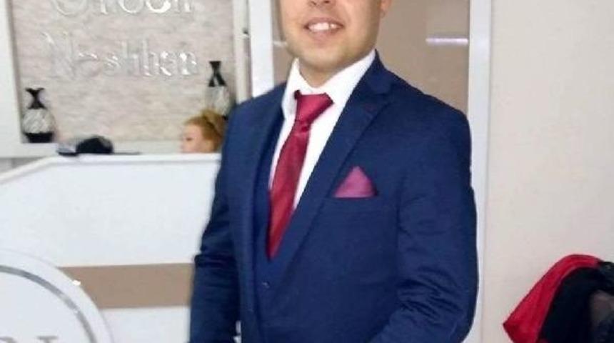 Afiş Asarken Elektrik &Ccedil;arpan Itfaiye Eri Toprağa Verildi