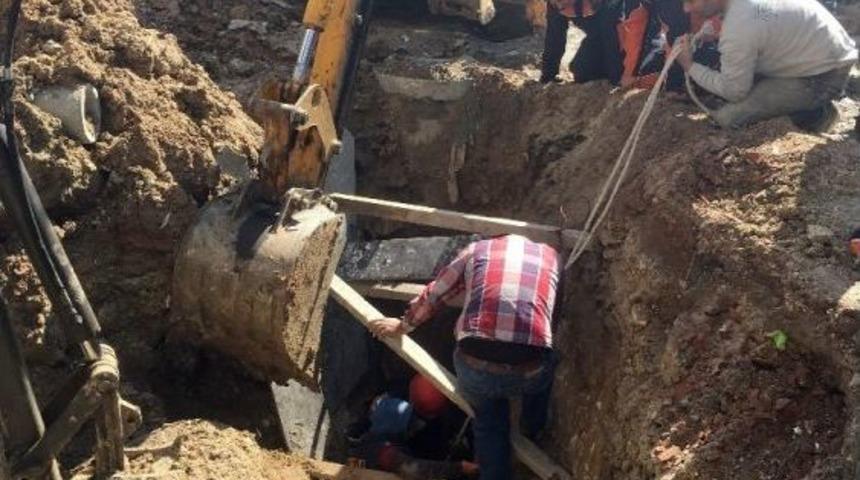 (&ouml;zel Haber) Toprak Altında Kalan Suriyeli İş&ccedil;i Kurtarıldı