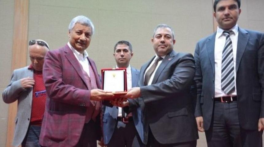 Ak Parti Birecik Teşkilatına Performans &Ouml;d&uuml;l&uuml;