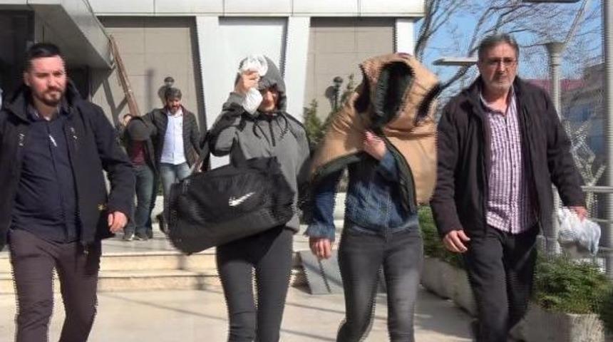 &Ccedil;aldığı Ziynet Eşyasını Nişanlısına Hediyi Olarak Verdi