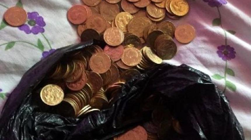 Sahte Altın Sikke Sattığı Kişilerce Ka&ccedil;ırıldı