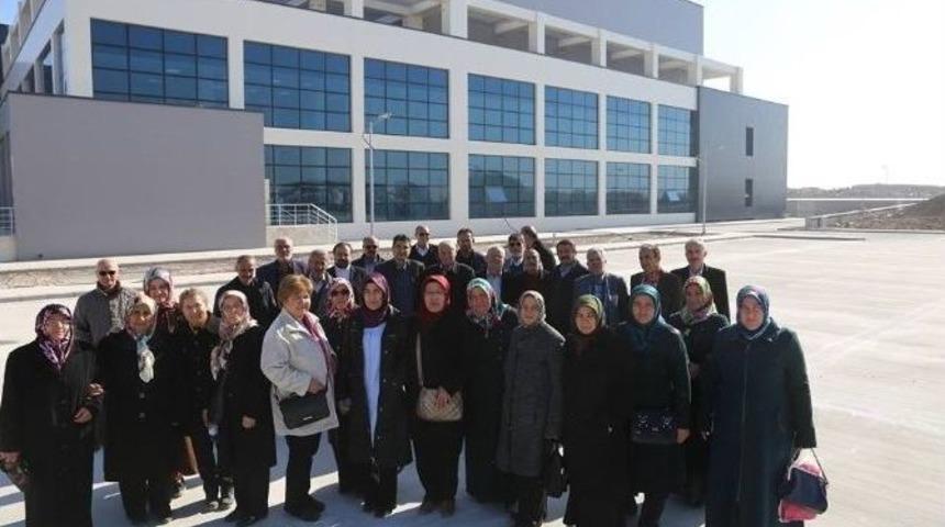 Karaman&rsquo;da Ak Partililer Belediyenin Yatırımlarını Gezdi