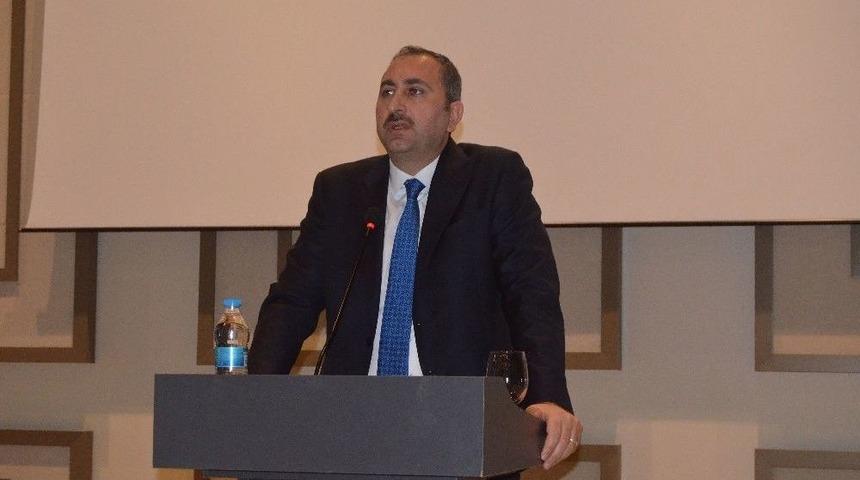 Trabzon Ak Parti&rsquo;de Geniş Katılımlı Referandum &Ccedil;alıştayı Yapıldı