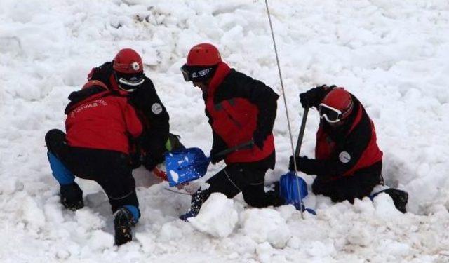 Kayak Merkezinde Arama Kurtarma Tatbikatı