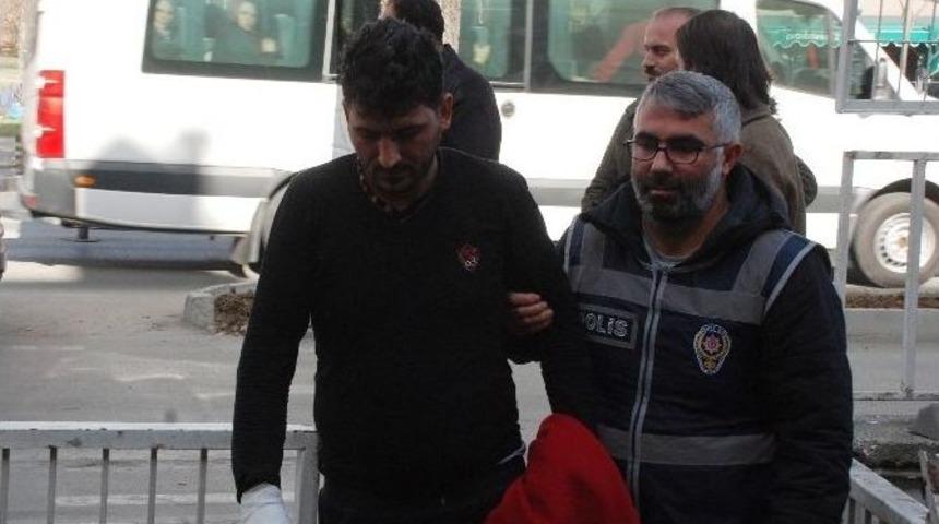 Dolandırdığı Kişiler Tarafından Rehin Alındı