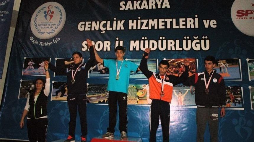 İhlas Koleji T&uuml;rkiye Şampiyonasına Gitmeye Hak Kazandı