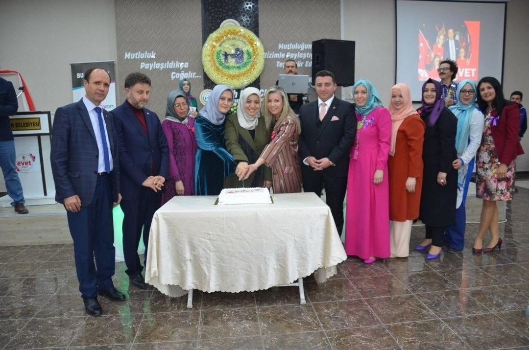 Ak Parti Kadın Kolları 8 Mart D&uuml;nya Kadınlar G&uuml;n&uuml;n&uuml; Kutladı