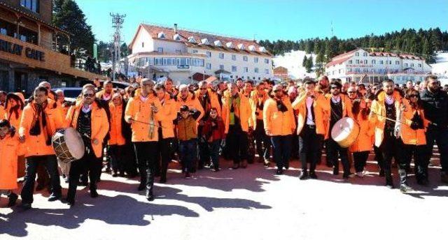 Ağaoğlu Düğün Öncesi Akrabalarına Sucuk Partisi Düzenledi