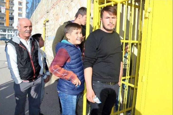 Biletli Taraftar Stada Alınmadı G4