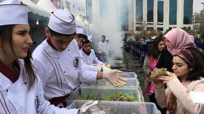 Kartal&rsquo;da Vatandaşlar Hamsiye Doydu