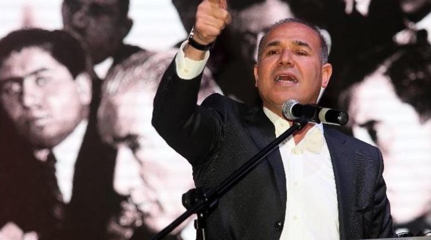 S&ouml;zl&uuml;: "cumhuriyet Namusumuzdur, Şerefimizdir"