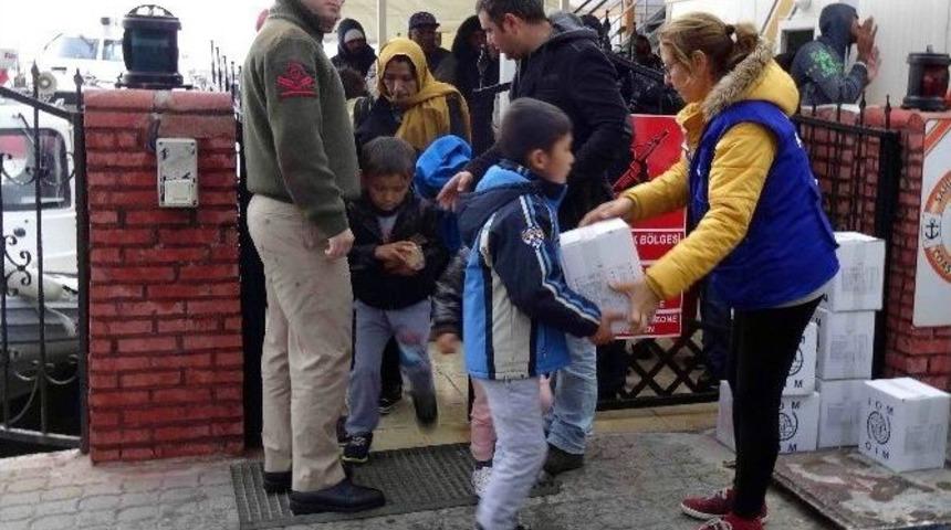 Ayvacık&rsquo;ta 64 Ka&ccedil;ak Yakalandı