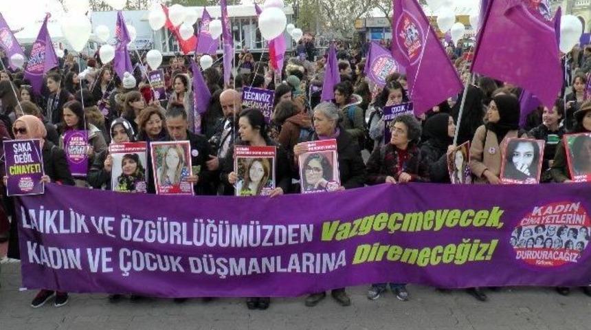 Kadınlar Kadına Yönelik Şiddeti Protesto Etti