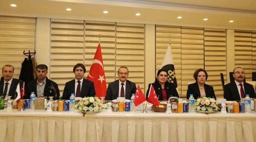 Vali Yavuz, Hakim Ve Savcılarla Bir Araya Geldi