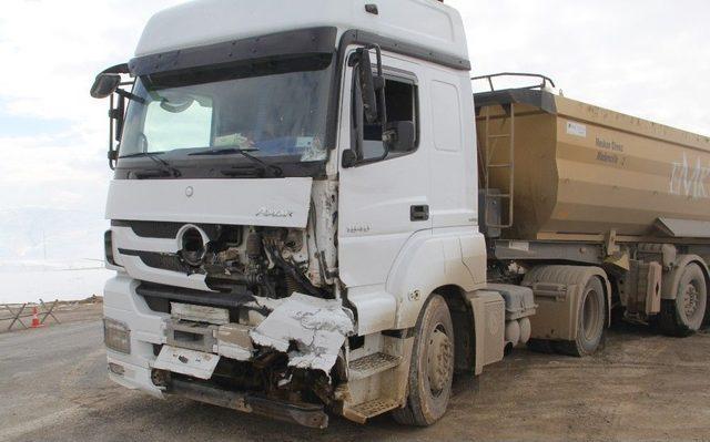 Başkale’de Trafik Kazası: 1 Ölü, 3 Yaralı