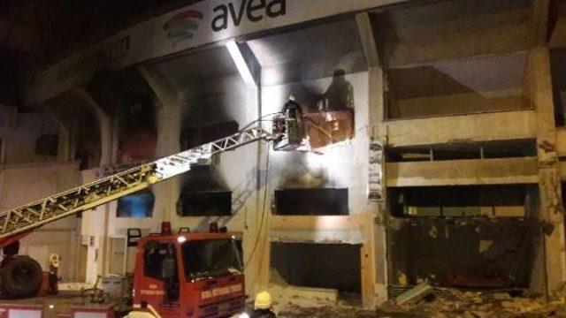 Bursaspor'un Yıkımı Süren Atatürk Stadyumu'nda Yangın Çıktı