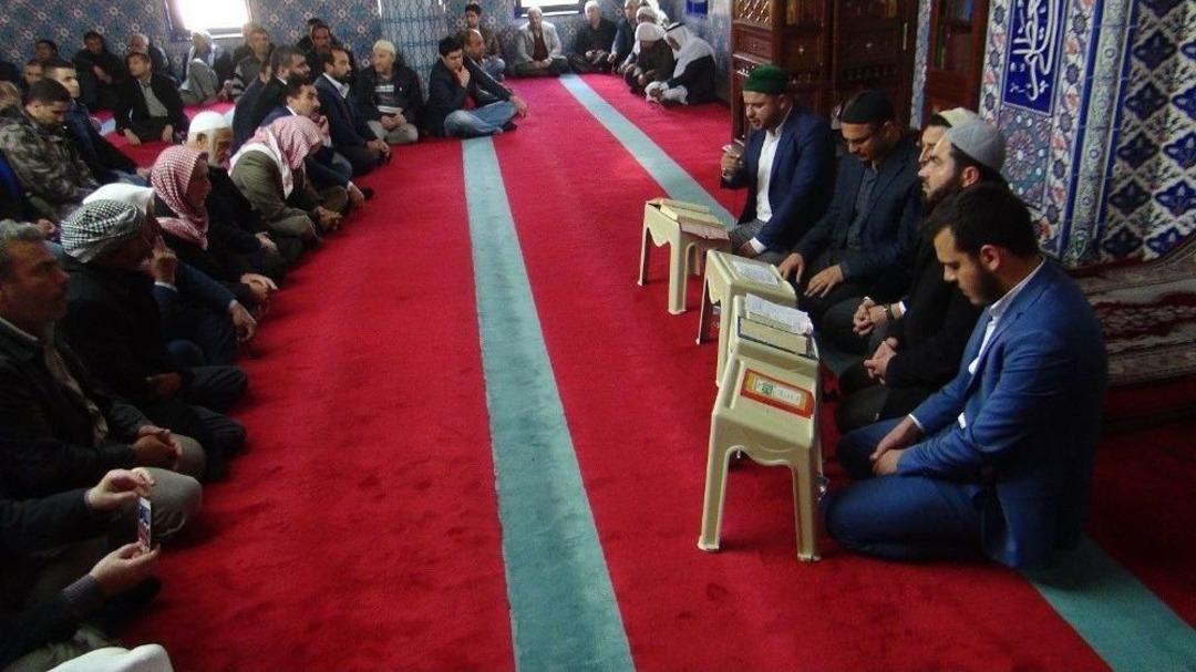 Ak Parti Viranşehir Gen&ccedil;lik Kolları Şehitleri Unutmadı