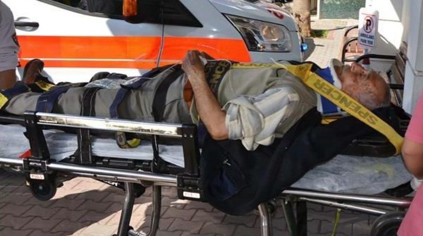 Minib&uuml;sle Trakt&ouml;r &Ccedil;arpıştı: 10 Yaralı