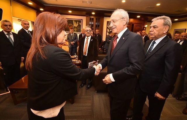 Kılıçdaroğlu, Beraat Eden Başkan Kocaoğlu’nu Ziyaret Etti