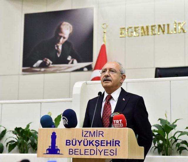 Kılıçdaroğlu, Beraat Eden Başkan Kocaoğlu’nu Ziyaret Etti