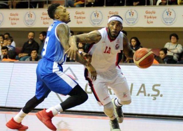 Gaziantep Basketbol-Demir İnşaat Büyükçekmece: 78-67