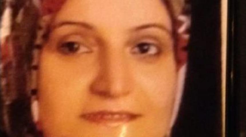 Bayrampaşa'da Otomobilin &Ccedil;arptığı Anne Ile Kızı &Ouml;ld&uuml;