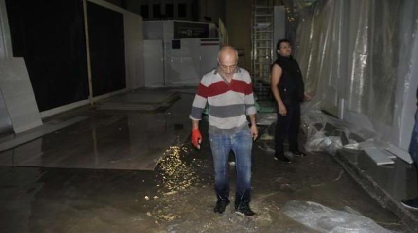 Tarım Fuarını Yağmur Suyu Bastı