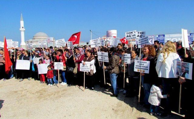 Çeşme’de Toki Hak Sahiplerinden Fahiş Fiyatlara Tepki