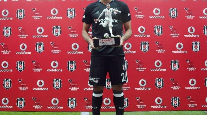 Cenk Tosun&rsquo;a Plaket