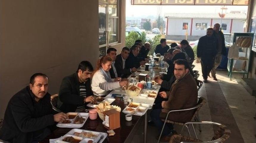 Manisa B&uuml;y&uuml;kşehir Hal Esnafıyla Buluştu