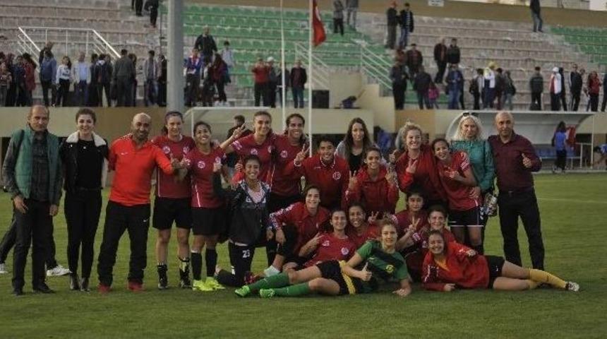 D&ouml;şemealtı&rsquo;nın Dişi Kramponları, Ligde 3&rsquo;te 3 Yaptı