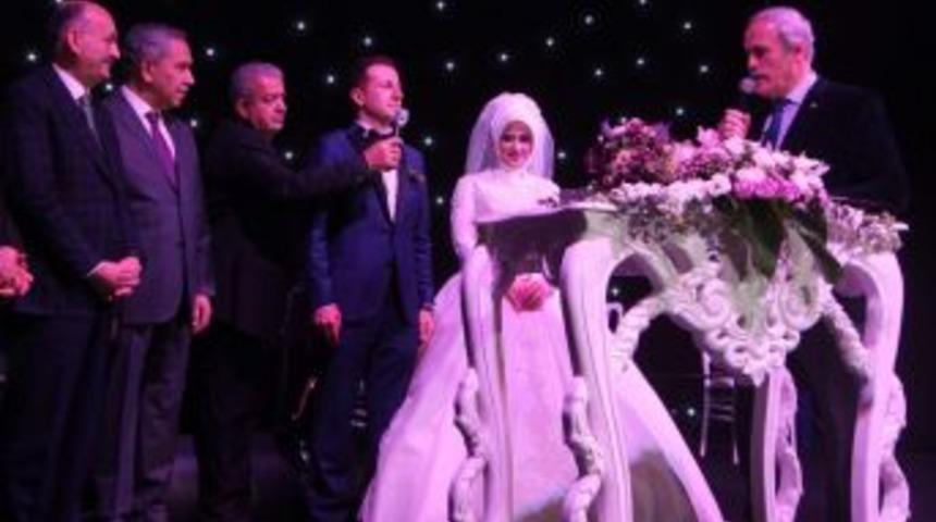 Bakan M&uuml;ezzinoğlu Nikah Şahidi Oldu