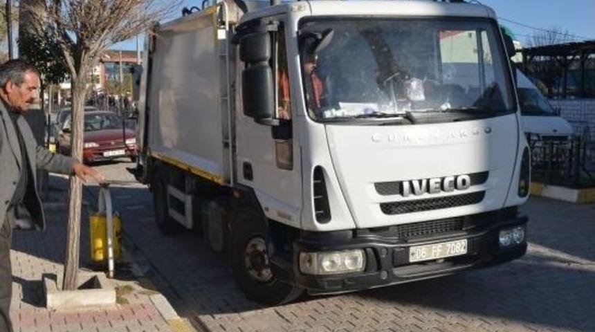 &Ouml;zalp Belediyesine Yeni &Ccedil;&ouml;p Kamyonu