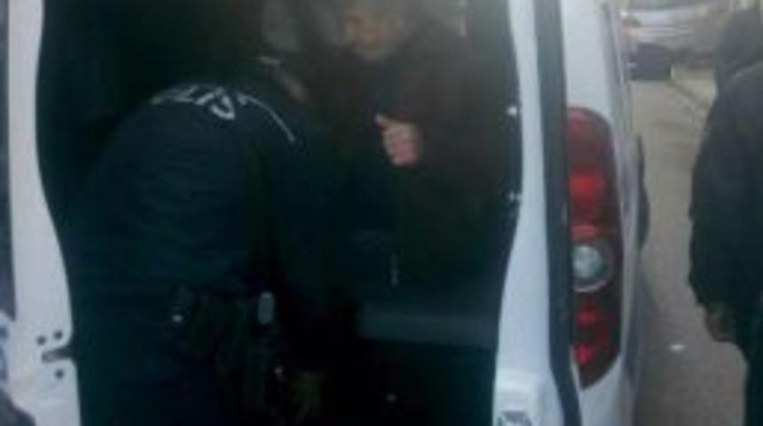 Pazara Dadanan Kalpazanı Pazarcılar Yakaladı