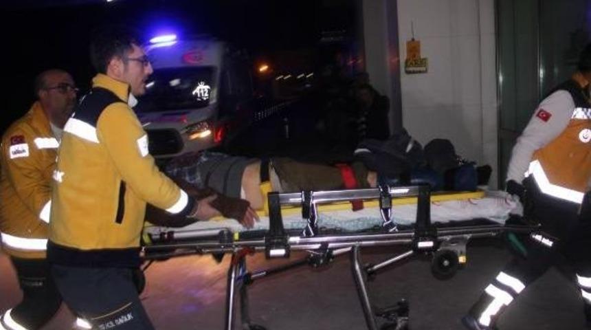 Bakan Elvan'ın Koruma Aracı Yaya &Ccedil;arptı