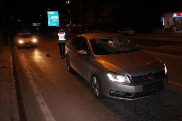 Bakan Elvan'ın Koruma Aracı Yaya Çarptı