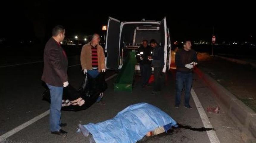 Antalya&rsquo;Da Tır, Motosiklete &Ccedil;arptı: 1 &Ouml;l&uuml;