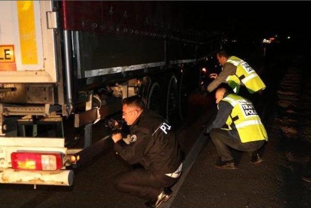 Antalya’Da Tır, Motosiklete Çarptı: 1 Ölü