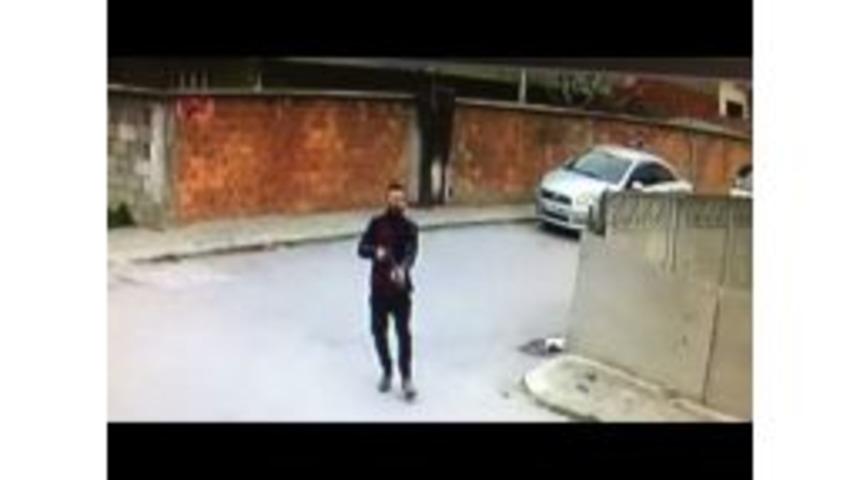 Kavga Ettiği Gence Sokak Ortasında Kurşun Yağdırdı