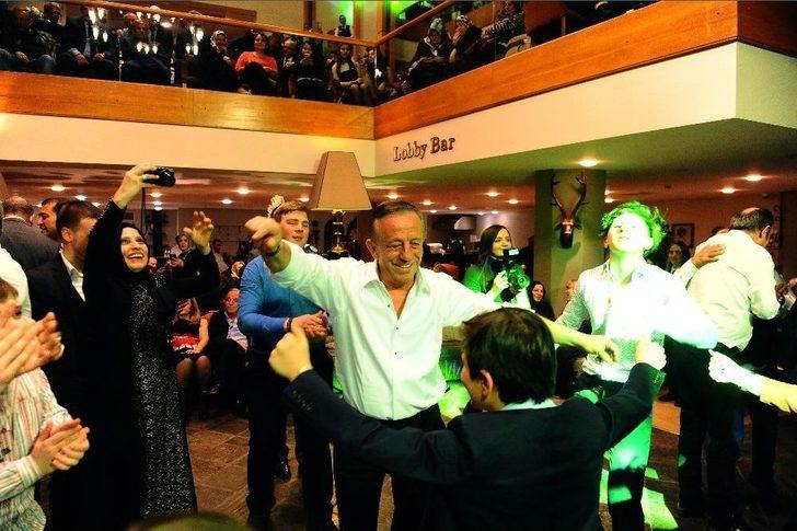 Ağaoğlu’ndan Kızına İkinci Görkemli Düğün G3