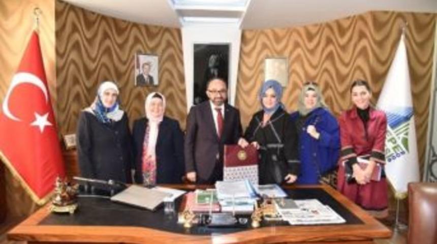 Kadın Meclisi&rsquo;nden Başkan &Uuml;z&uuml;lmez&rsquo;e Ziyaret