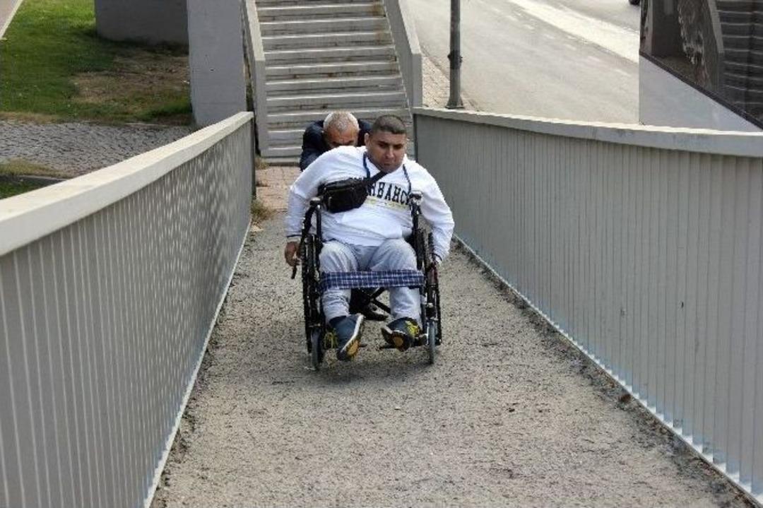 (&ouml;zel Haber) İstanbul B&uuml;y&uuml;kşehir Belediyesi&rsquo;nden Engelliye &Uuml;st Ge&ccedil;it Eziyeti