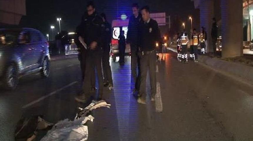 Maltepe Sahilyolu'nda Kaza: 2 &Ouml;l&uuml;