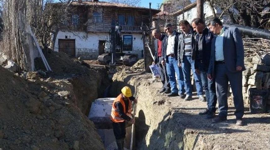 Kırsaldaki Mahallelerin Alt Yapısına Neşter