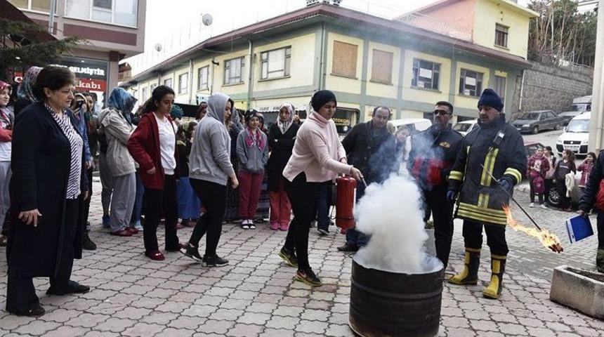 Tosya&rsquo;da &Ouml;ğrenci Yurdunda Yangın Tatbikatı